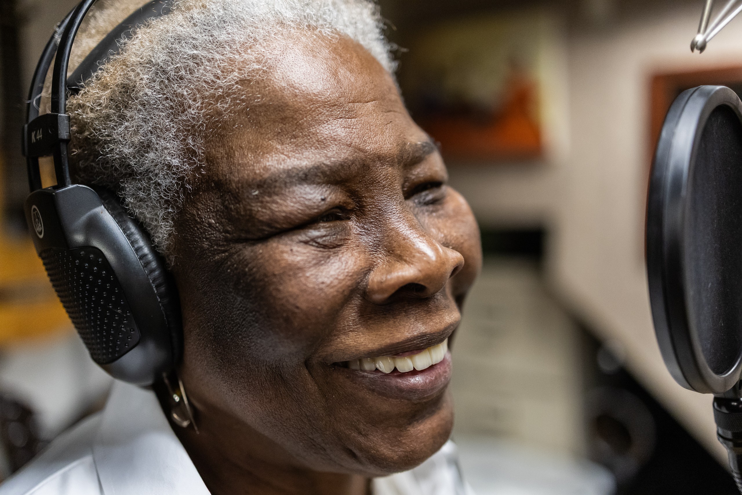 Geovana canta com Áurea Martins e abre parceria com rapper Rappin' Hood no quarto álbum, 'Sangue negro nobre'