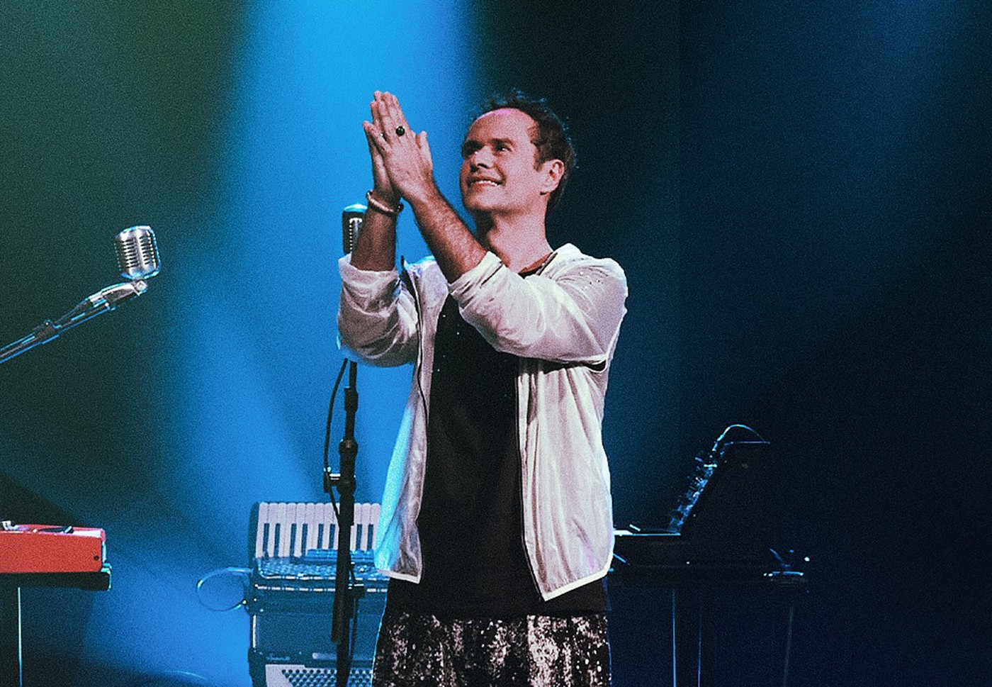 Marcelo Jeneci revisita 'Fazenda Santo Antônio', de Jorge de Altinho, no ápice do mergulho interior do álbum 'Solo'