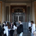 Museu do Louvre adicionará 100 câmeras externas até 2026 após assalto expor falhas de segurança