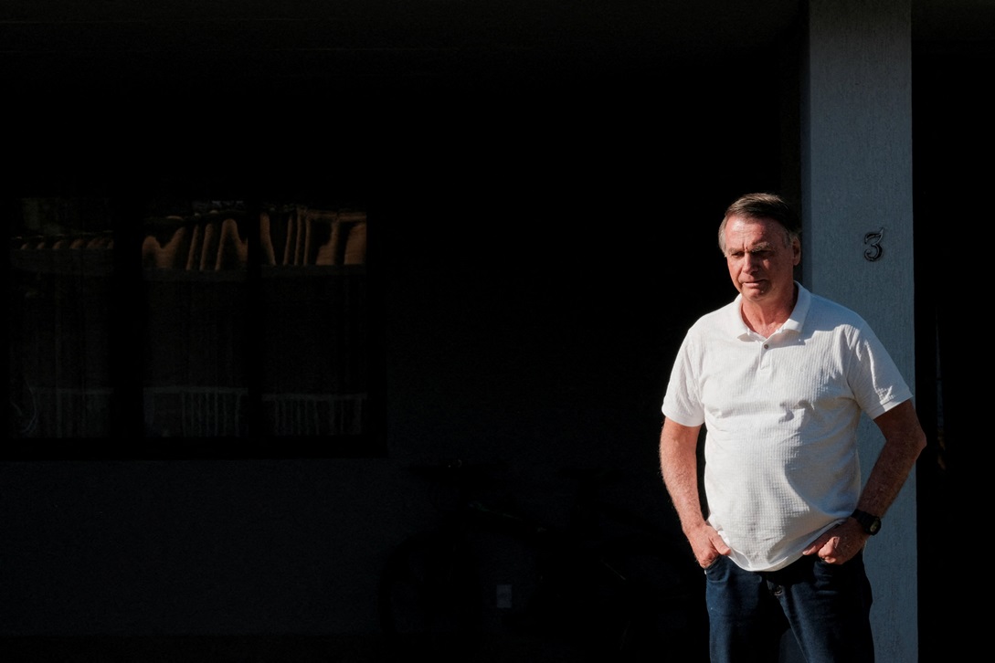 Preso na PF, Bolsonaro terá equipe médica 24h e visitas autorizadas por Moraes