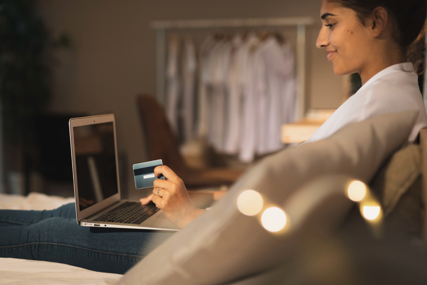 Prompts para economizar na Black Friday; veja como usar a IA a seu favor