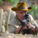 Udo Kier, ator alemão de 'O Agente Secreto' e mais 280 filmes, gostava de dizer que acaso definiu sua carreira