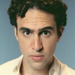 Zeca Veloso expande a herança do clã em álbum que confirma expectativas autorais e expõe um cantor com alma