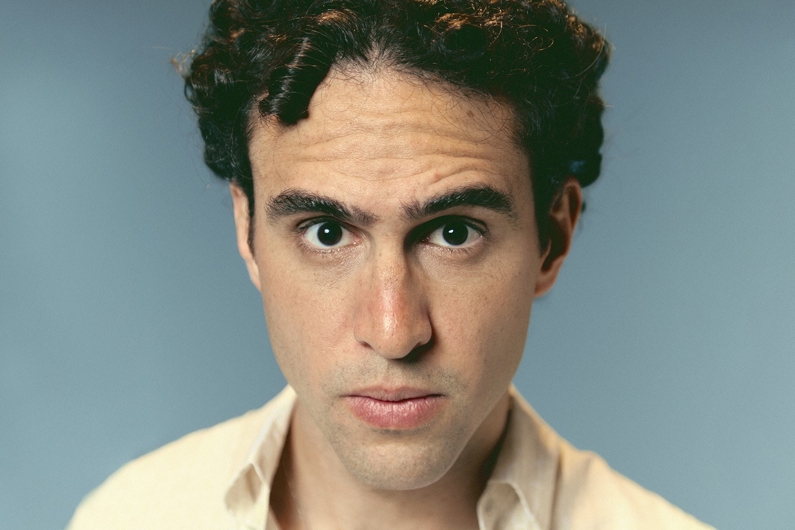 Zeca Veloso expande a herança do clã em álbum que confirma expectativas autorais e expõe um cantor com alma