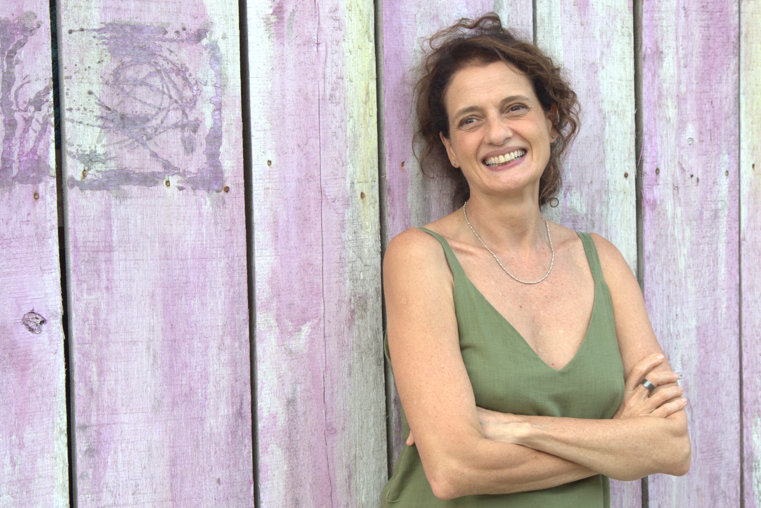 'Feliz em ver pessoas torcendo por artista como se torce por jogador de futebol', diz Denise Fraga