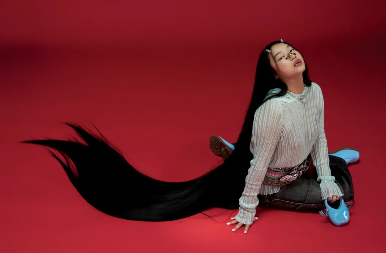 Após hit nº1, cantora de 'Guerreiras do K-Pop' grava em MG e torce por Oscar: 'Vamos manifestar'