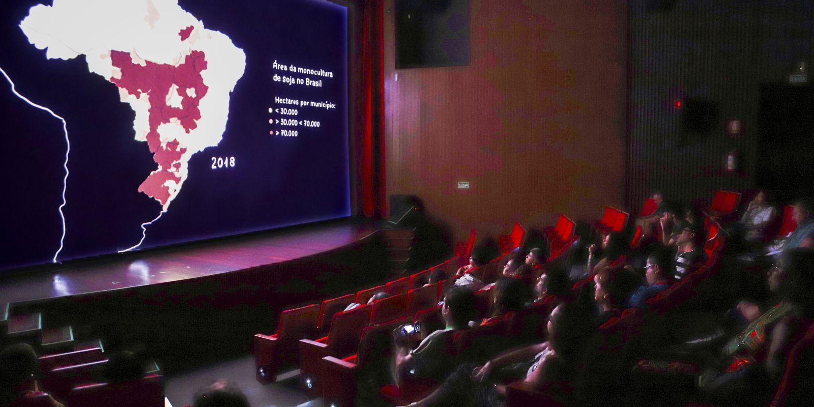 Decreto garante espaço para exibição de longas-metragens brasileiros