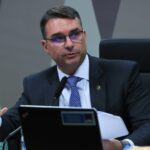 Flávio Bolsonaro tem o pior desempenho contra Lula entre nomes da direita