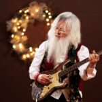 Guitarrista Robertinho de Recife vai da new age ao electro-rock no ar clássico e futurista do álbum 'Rapsódia de Natal'