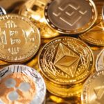 cripto sobe e tenta retomada, de olho em dados e expectativa de juros