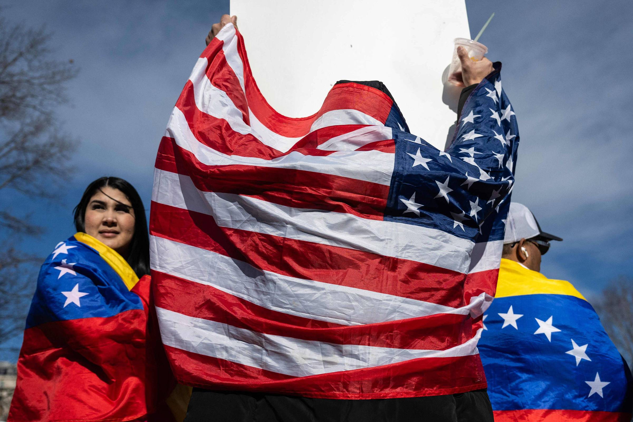 Com Trump na Venezuela, extrema direita refaz ordem mundial à sua imagem