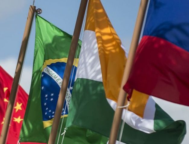 Crise de confiança ou estratégia? Brics estão reduzindo os estoques de Treasuries
