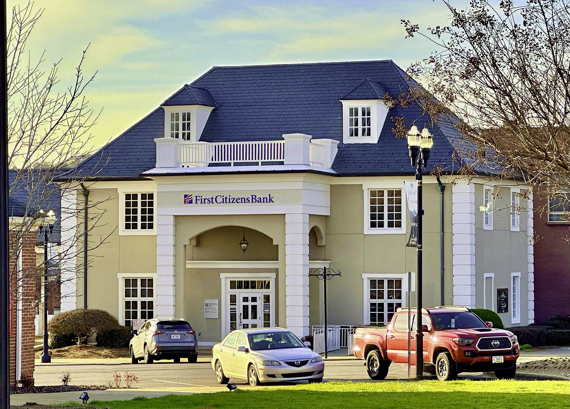 First Citizens BancShares supera expectativa de lucro e provisões caem no 4º tri