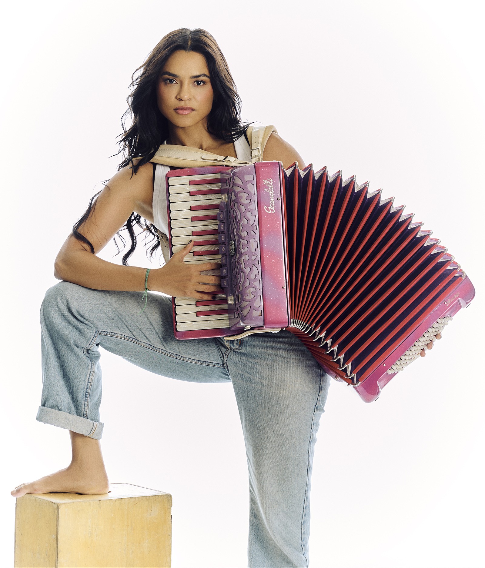 Lucy Alves revisa rota musical ao gravar álbum na Paraíba com feat com Elba Ramalho e repertório centrado no forró