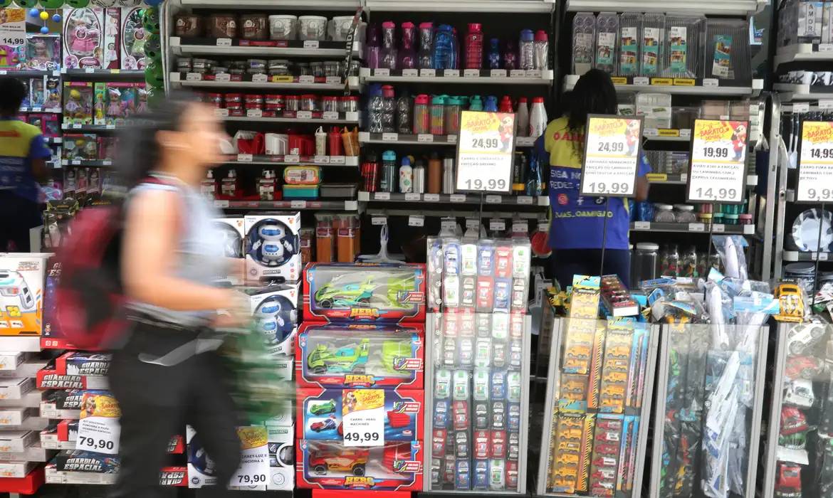 O ano em que a economia ‘não desaba, mas também não decola’