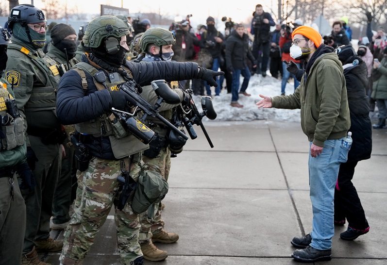 deixem nossos agentes da imigração fazerem seu trabalho