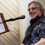 'Sambadouro' de Ivan Lins chega como razoável abre-alas de álbum em que o artista rebobina sambas da discografia