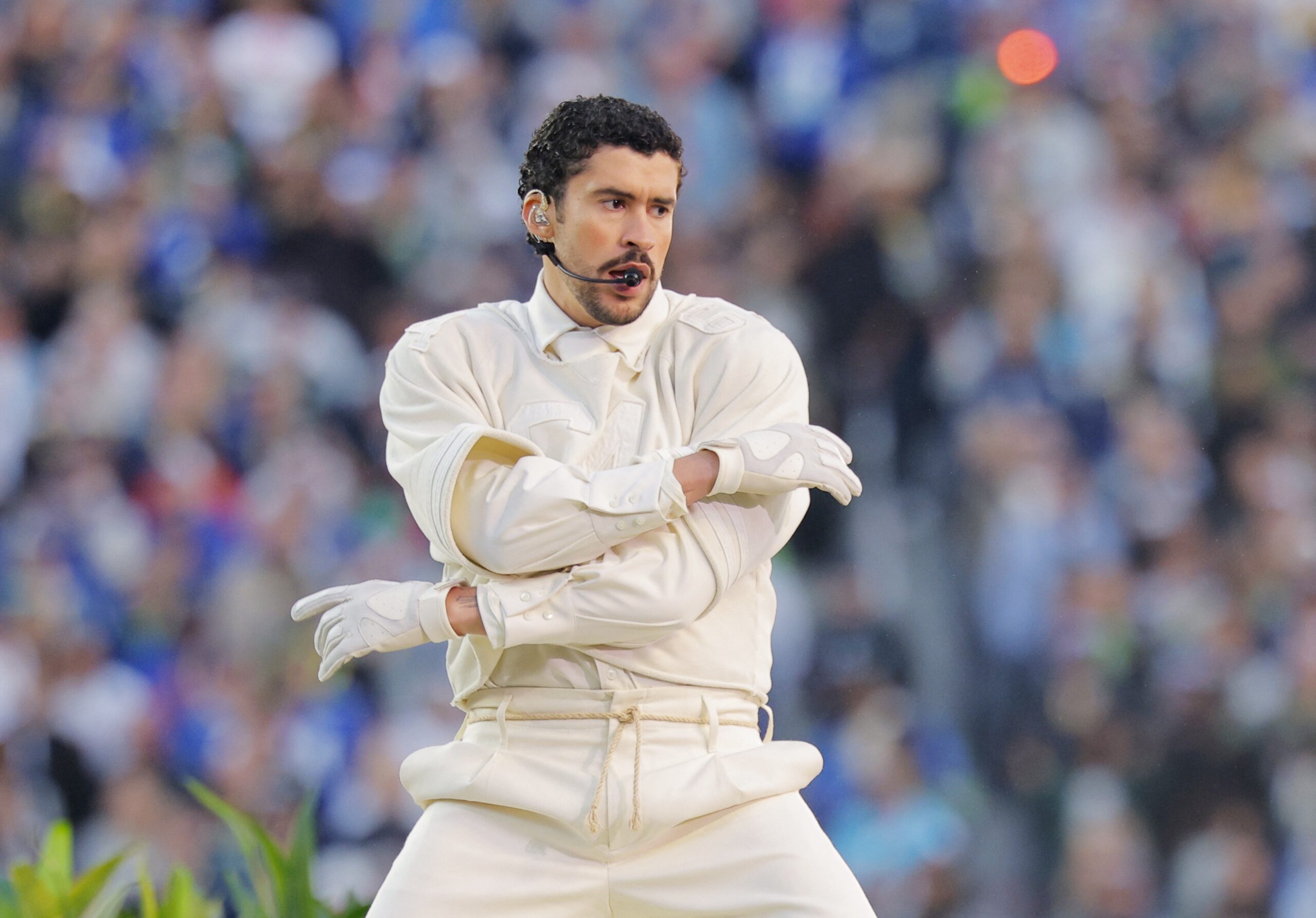 Bad Bunny domina rankings após Super Bowl e tem 12 músicas no top 200 brasileiro