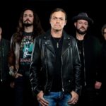 Brad Arnold, vocalista do 3 Doors Down, morre aos 47 anos