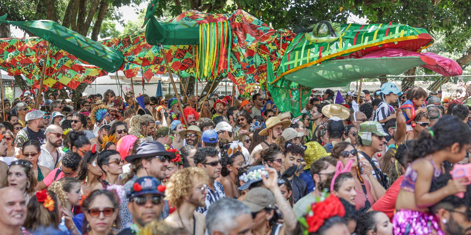 Calango Careta faz carnaval de rua 