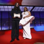 Diretor de 'Sirat' se desculpa após ironizar votos no Oscar e diz que brasileiros 'não entenderam contexto' de humor