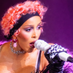 Doja Cat hipnotiza com gogó e sensualidade em show que dispensa firulas, em São Paulo