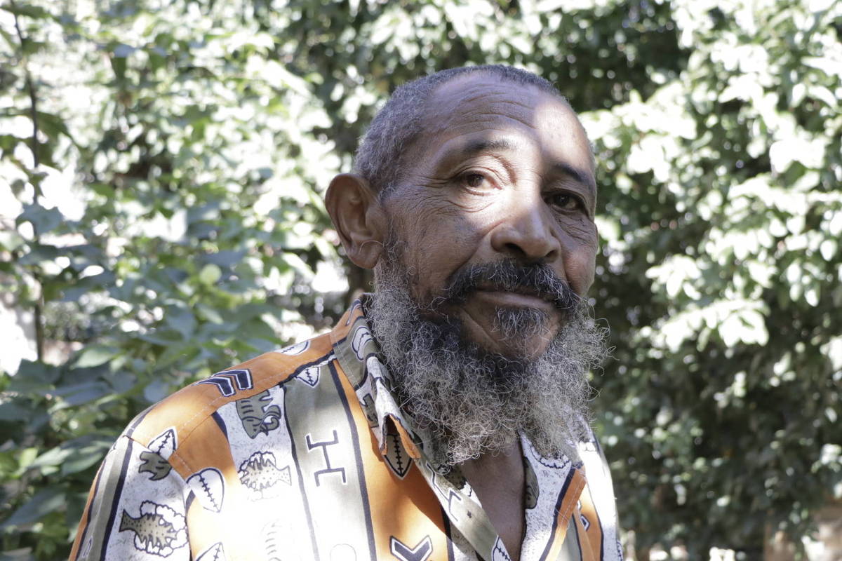 Douglas Barros falha em tocar no nervo sensível das ideias de Nego Bispo