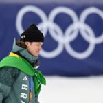 Lucas Pinheiro Braathen leva samba e moda para as pistas da Olímpiada de Inverno