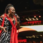 Margareth Menezes festeja no Carnaval de 2026 os 25 anos do álbum afro pop que revitalizou a carreira da artista