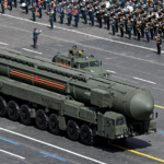 Pacto de armas nucleares entre Rússia e EUA expira e risco de conflito atômico cresce