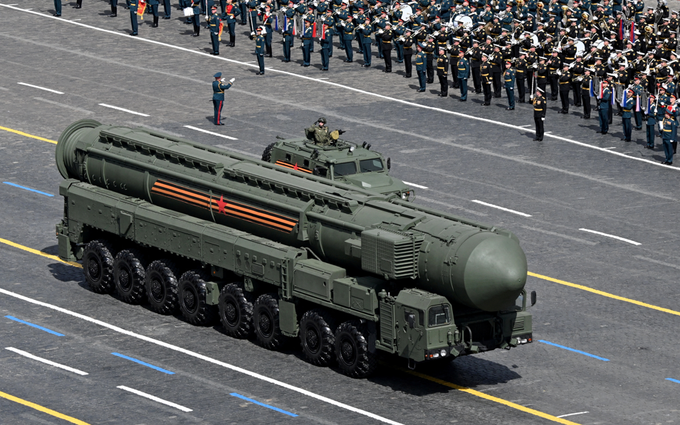 Pacto de armas nucleares entre Rússia e EUA expira e risco de conflito atômico cresce