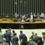 o que são os auxílios suspensos pelo ministro Flávio Dino, do STF?