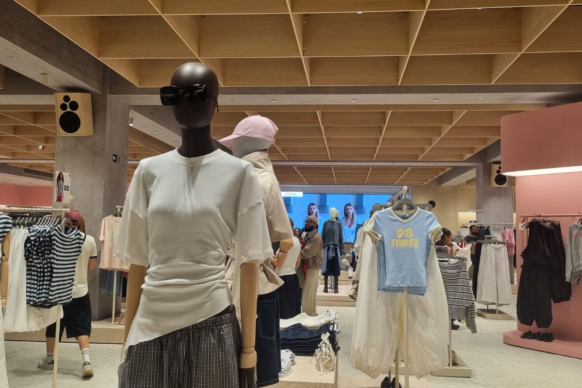 Bershka, da mesma dona da Zara, abre primeira loja no Brasil; veja preços