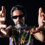 Guitarrista Lúcio Maia lança em abril álbum solo com músicas autorais que dialogam com a estética futurista