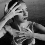 Julia Vargas traz à tona em abril 'D'água', álbum solo no qual mergulhou em 2019