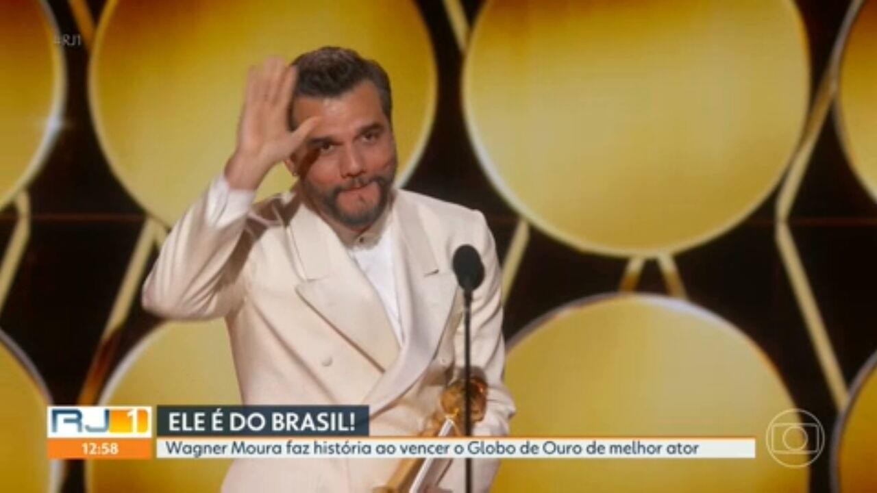 O delírio coletivo de quando Wagner Moura virou vocalista do O delírio coletivo de quando Wagner Moura virou vocalista do Legião Urbana por duas noites