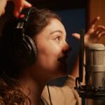 Sophie Charlotte solta a voz suave em gravações de músicas de João Donato, Celso Fonseca e José Miguel Wisnik