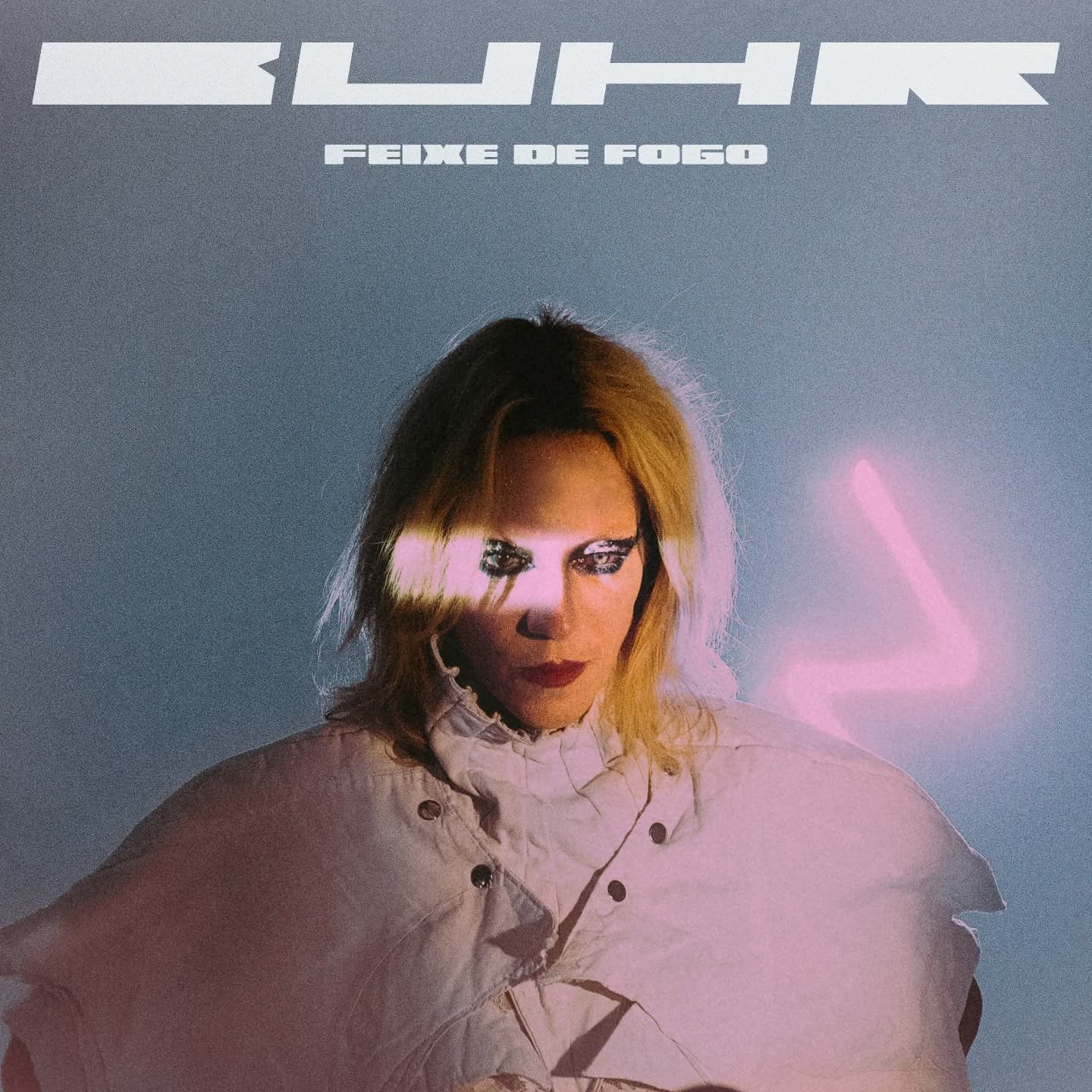 Buhr faz feats com Josyara, Negadeza e Russo Passapusso em Buhr faz feats com Josyara, Negadeza e Russo Passapusso em 'Feixe de fogo', primeiro álbum da artista em seis anos