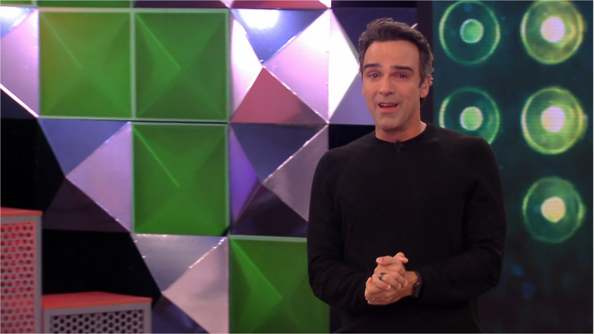 Chorando, Tadeu homenageia irmão BBB 26: 'Estou aqui para dar o meu melhor'