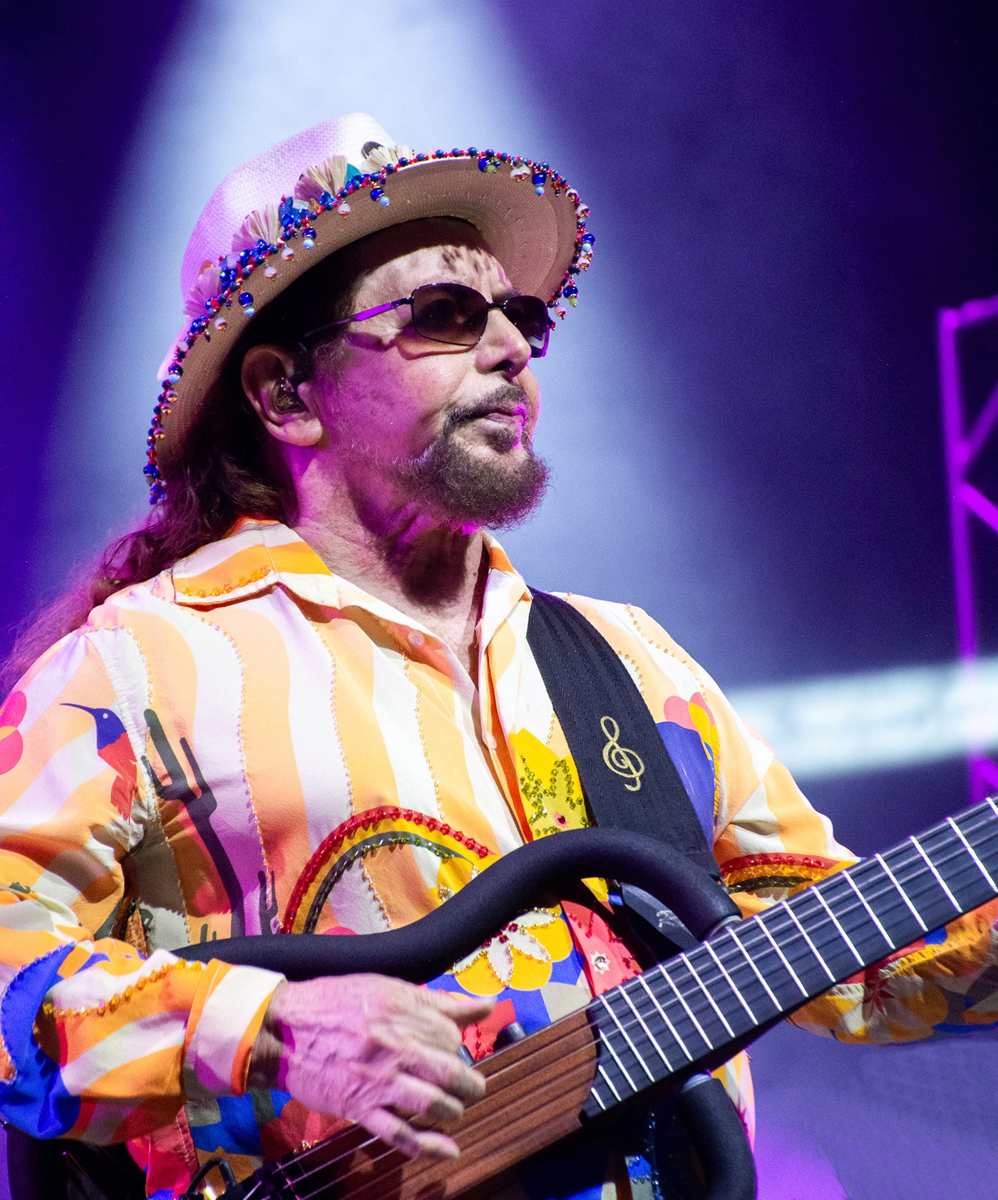 Geraldo Azevedo se desvia dos hits no álbum ao vivo em que perpetua recorte do show da corrente turnê 'Oitentação'