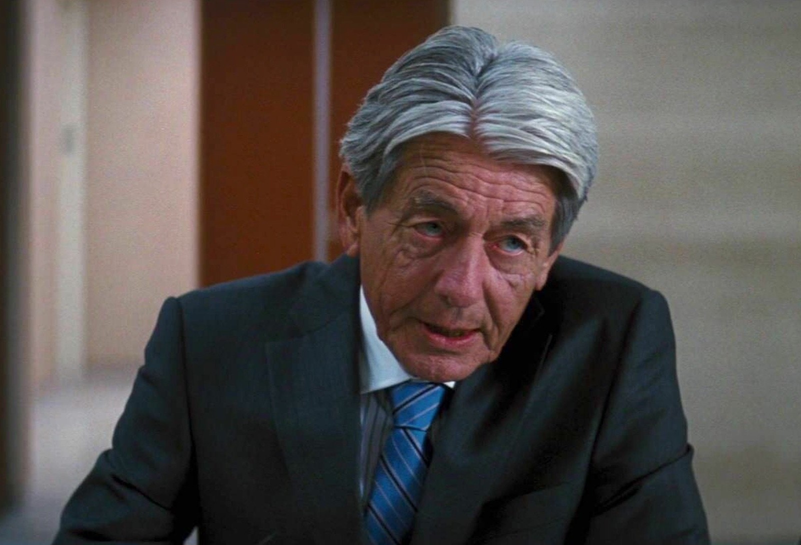 John Nolan, tio do diretor Christopher Nolan e ator em John Nolan, tio do diretor Christopher Nolan e ator em 'Batman Begins', morre aos 87 anos