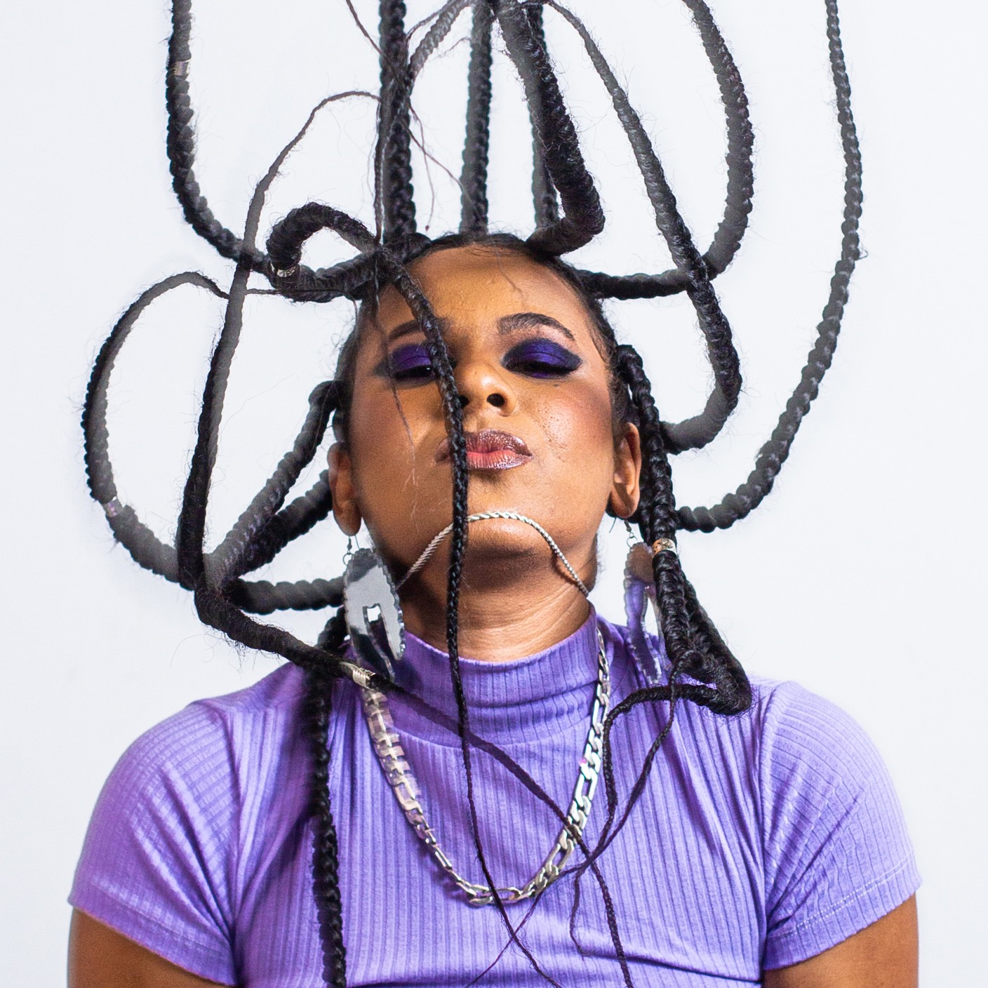 Ju Dorotea lança o primeiro álbum, 'Oh nóis aqui', para reforçar o time feminino do hip hop com 'grito de resistência'