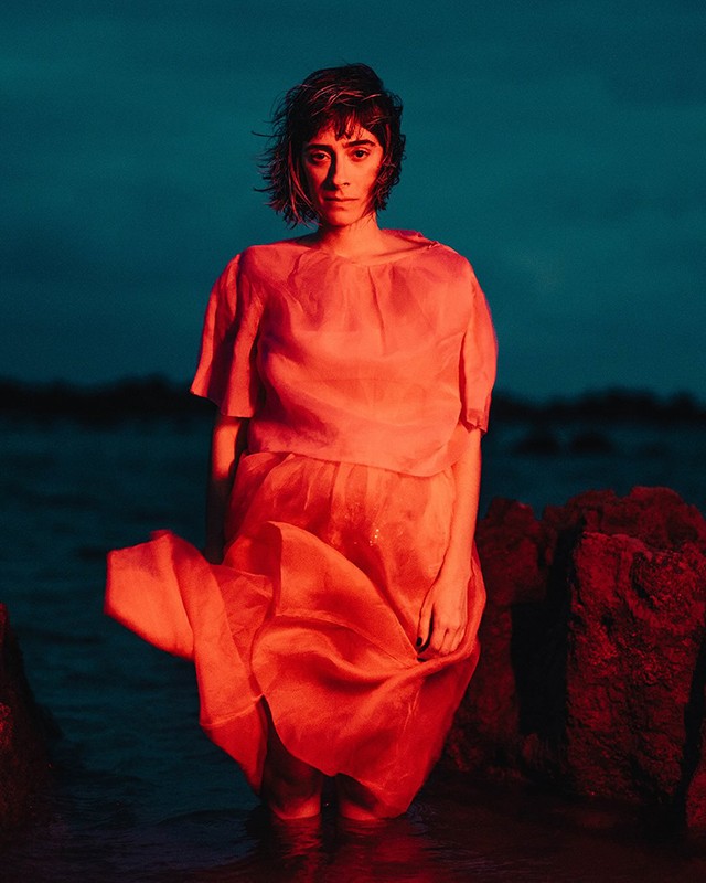 Juliana Linhares apresenta em maio o segundo álbum solo, ‘Até cansar o cansaço', com mesmo time do primeiro