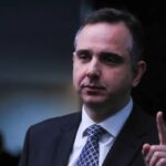 Pacheco se filia ao PSB, critica totalitarismo, mas nega decisão sobre candidatura