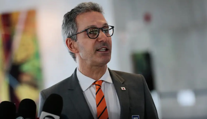 vou atacar gastança, e taxa de juro cai pela metade em 6, 12 meses