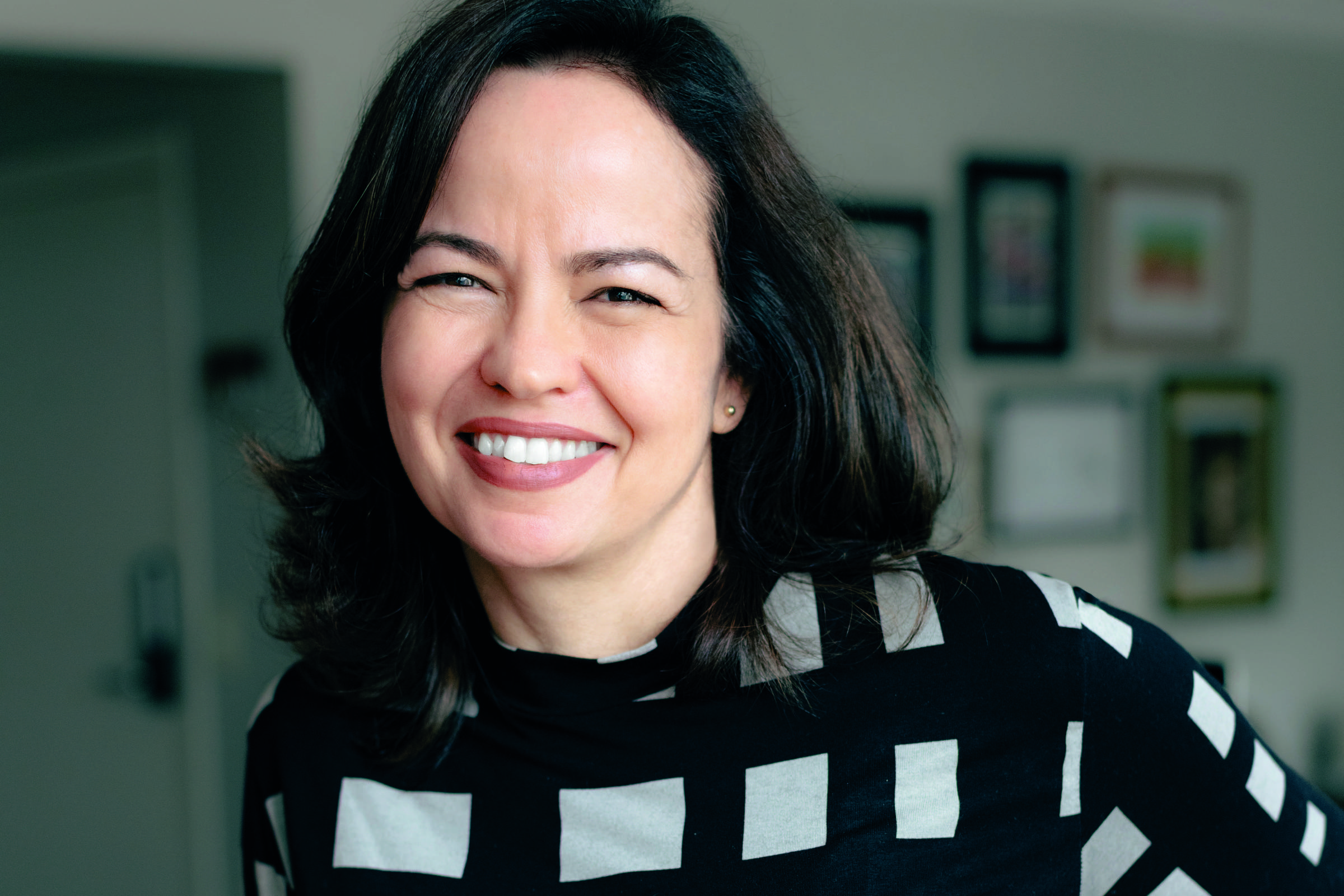 Dercy Gonçalves foi heroína decolonial pioneira, diz Adriana Negreiros