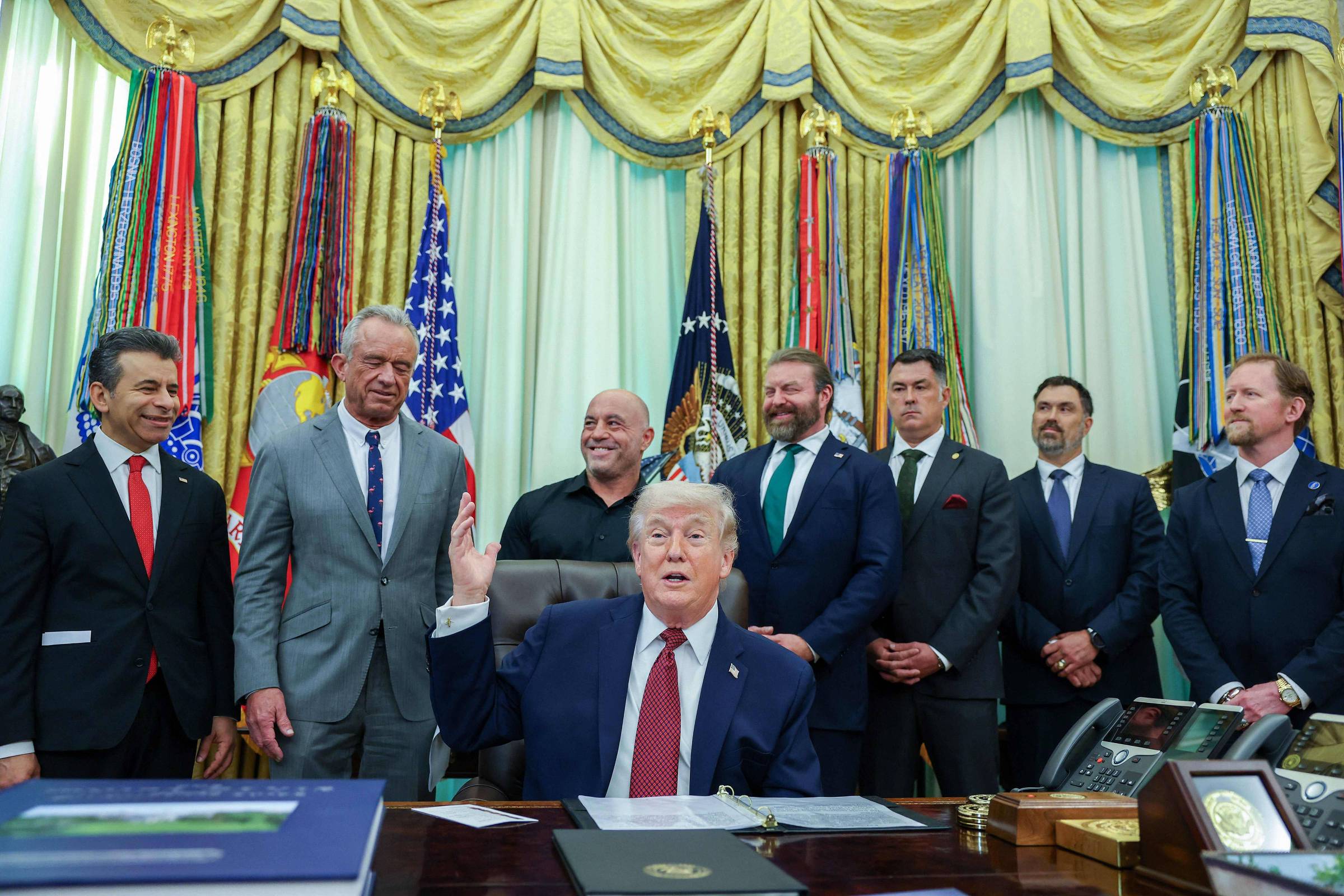 Impulso de Trump a terapias psicodélicas consagra adesão da direita e afasta a contracultura