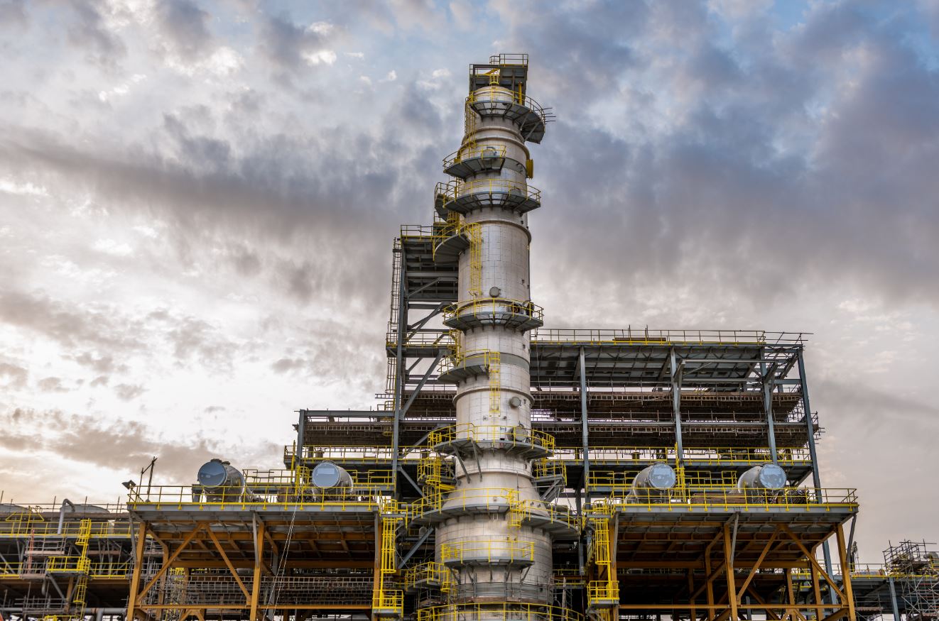 Lucro da Aramco salta e CEO alerta para disrupção no mercado de petróleo até 2027