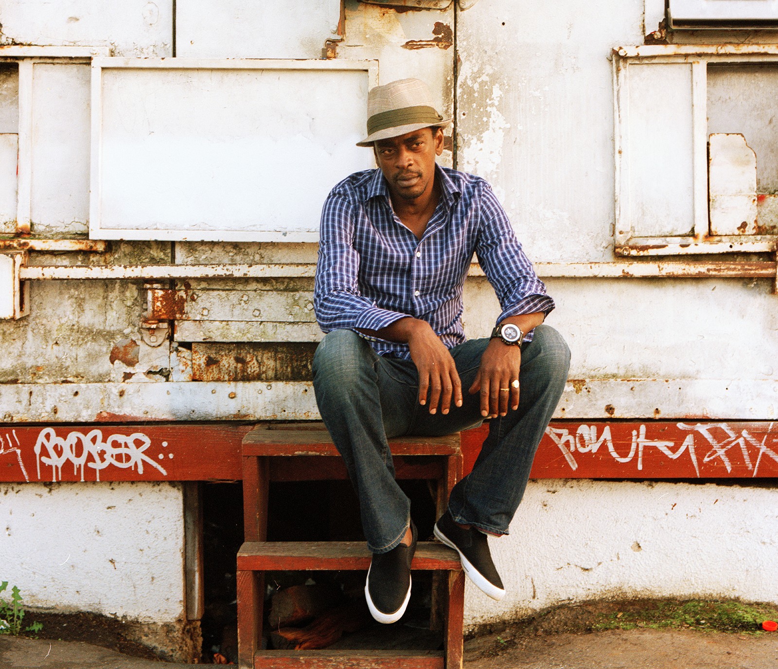 Seu Jorge lança álbum em que faz feat  com Marisa Monte, canta com Beck e regrava duas músicas de Márcio Borges