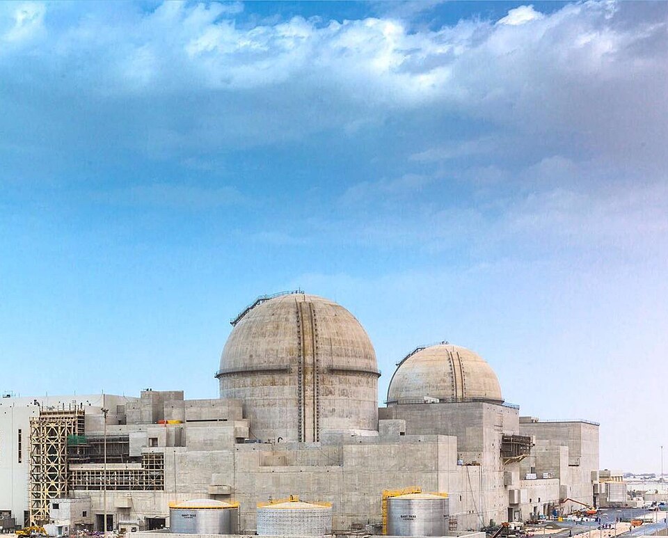ataque de drone causa incêndio em usina nuclear de US$ 20 bi